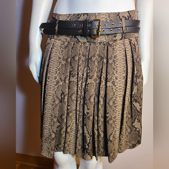 Vince Camuto Dresses & Skirts - Snakeskin print skirt